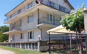 Krimski Guest House And Bungalows