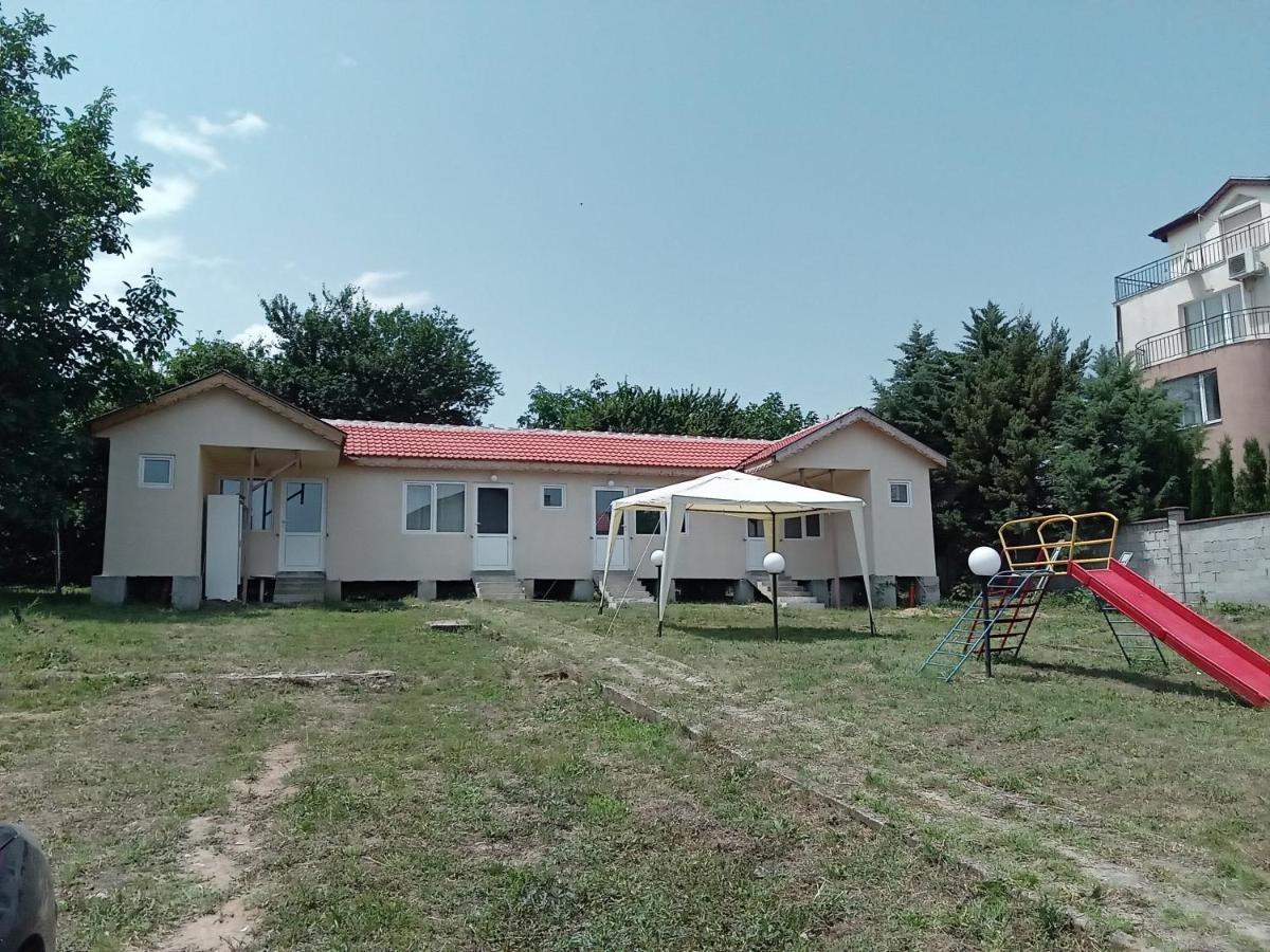 Krimski Guest House And Bungalows Бяла Екстер'єр фото