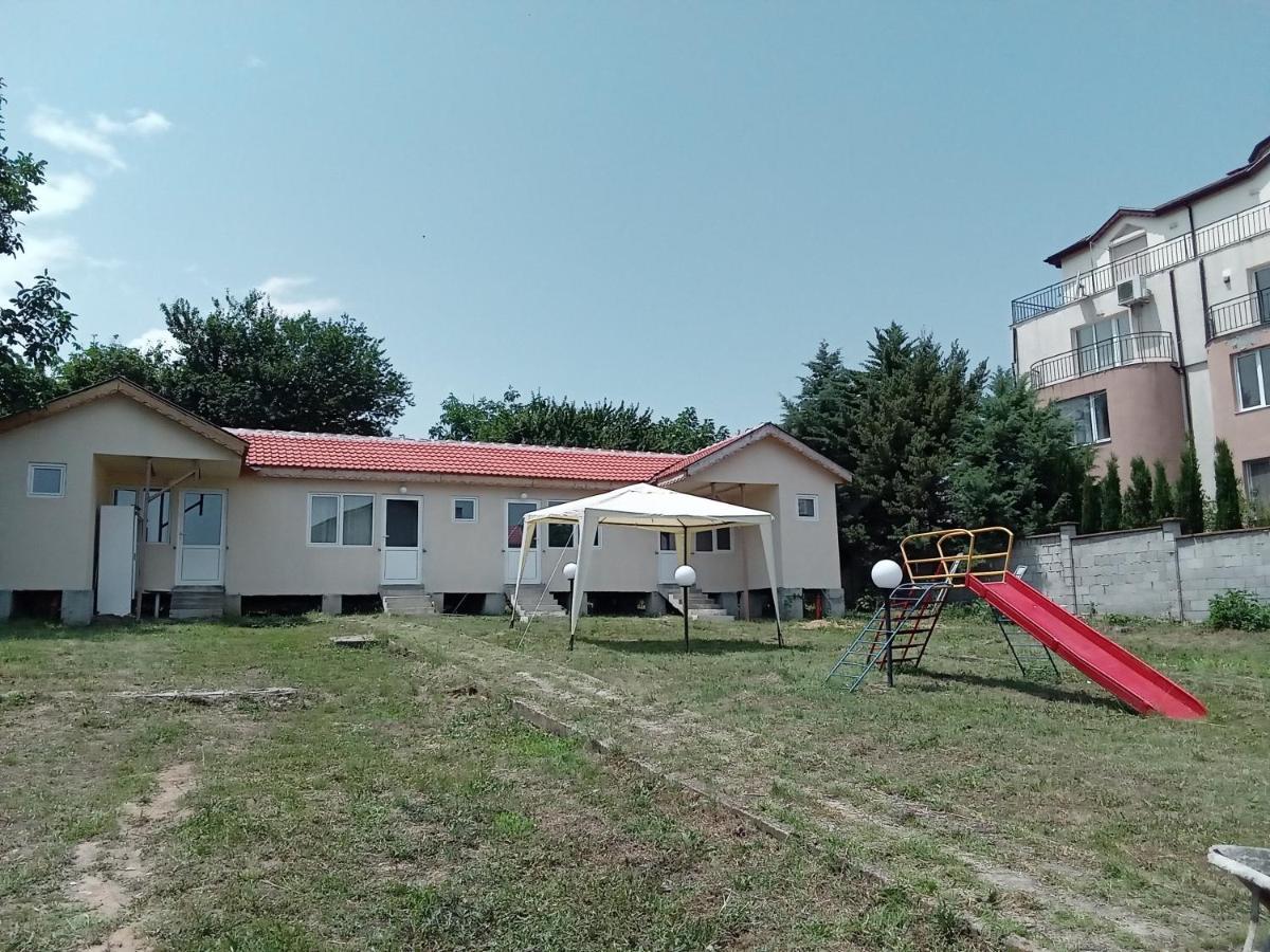 Krimski Guest House And Bungalows Бяла Екстер'єр фото