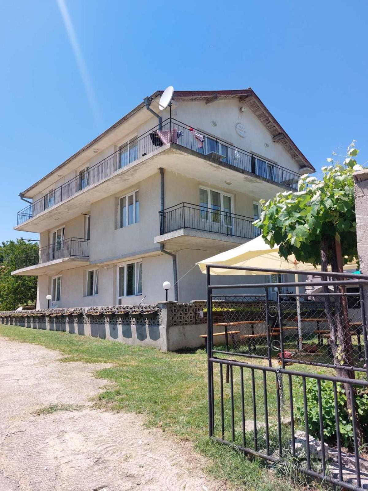 Krimski Guest House And Bungalows Бяла Екстер'єр фото